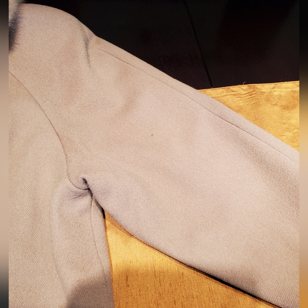 100% Wool, Mink Colar Long Taupe Coat - Picture 6 of 13